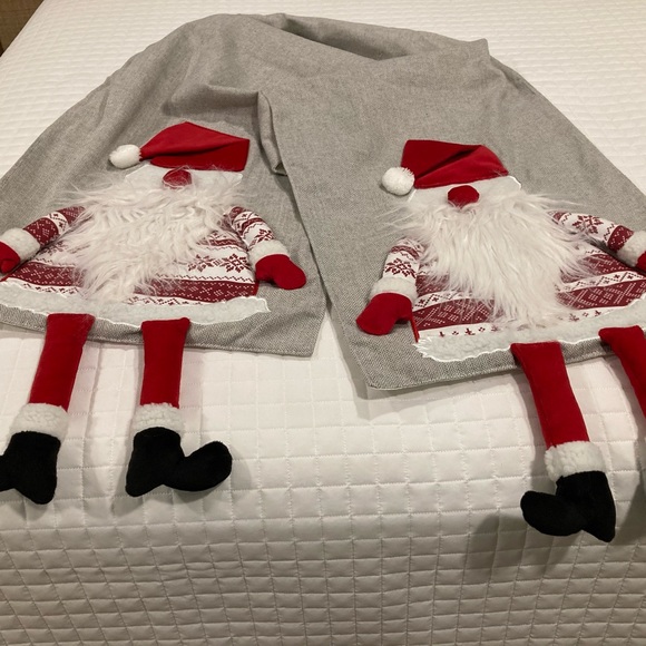 Isaac Mizrahi Christmas table runner - Picture 4 of 4